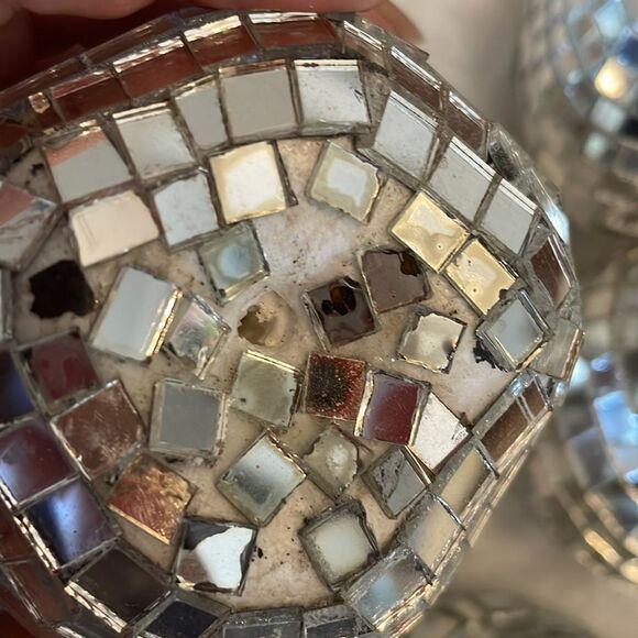 Collection of 12 silver mirrored apple Christmas tree ornaments - Picture 7 of 8